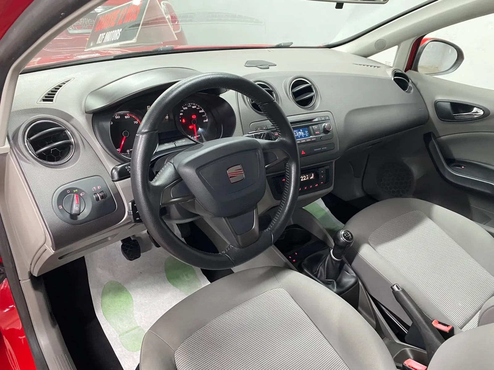 Vue 10 — Véhicule d’occasion SEAT Ibiza Style 2013