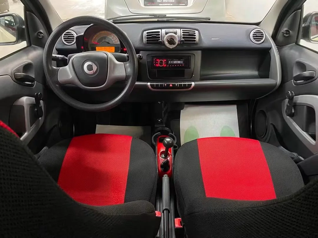 Vue 10 — Véhicule d’occasion Smart Fortwo  2012