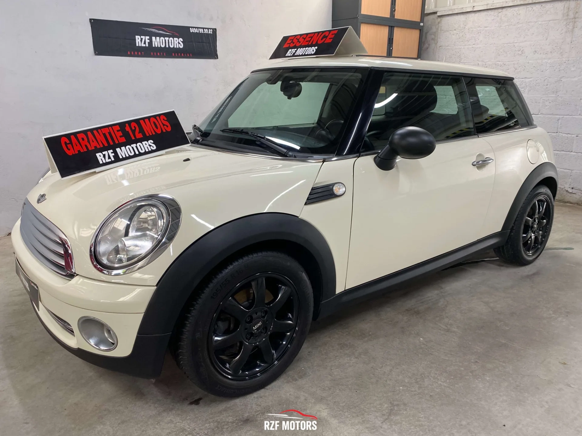 Vue 8 — Véhicule d’occasion Mini One Carnaby 2010