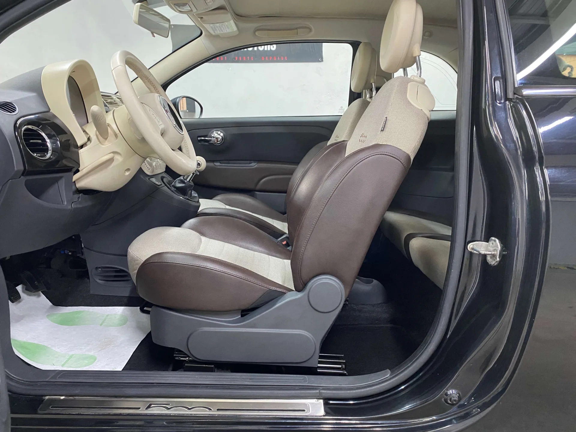 Vue 11 — Véhicule d’occasion Fiat 500 Sport 2013